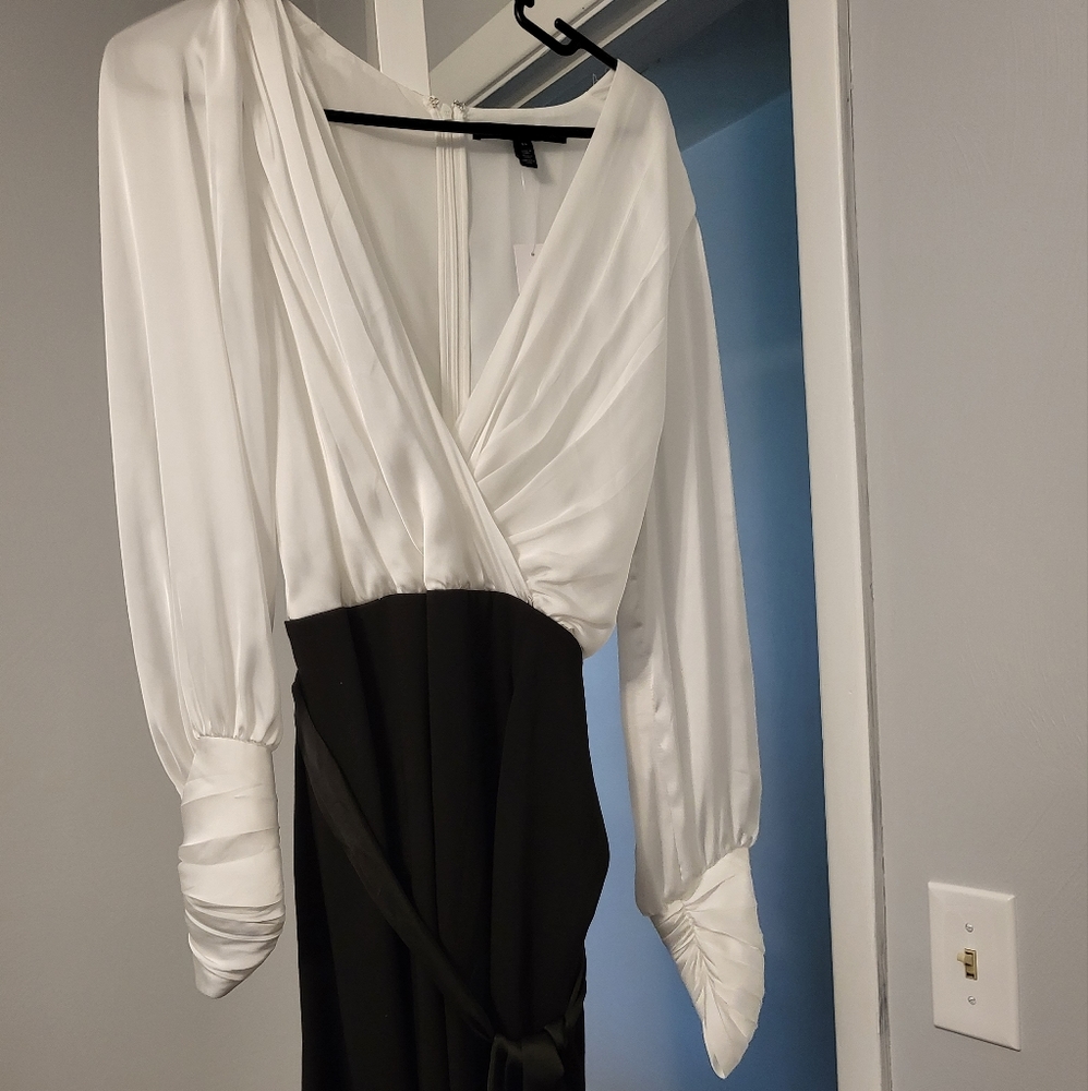 White House Black Market dress Size 14 black and white